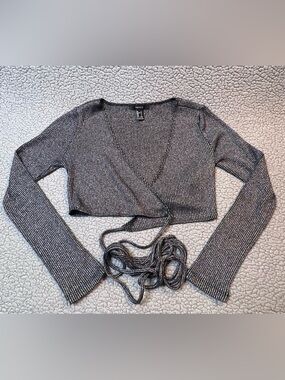 Forever 21 Womens Long Sleeve Wrap Around Crop Top Size Large Black & Silver